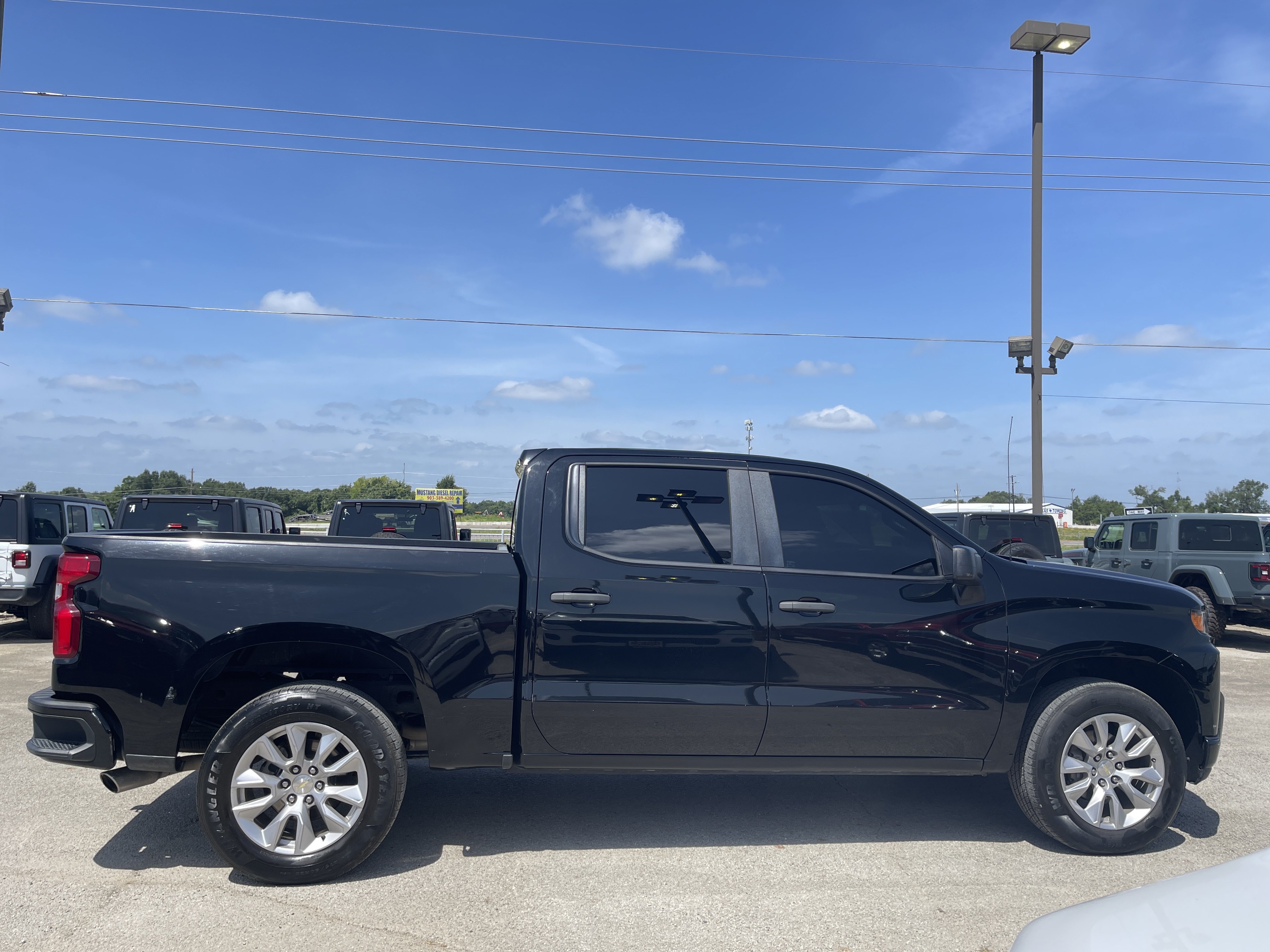 Used 2019 Chevrolet Silverado 1500 Custom w/ Custom Value Package RWD image 3