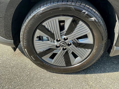 Certified 2025 Nissan Murano SL image 10