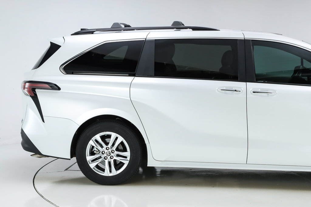 Used 2024 Toyota Sienna XLE w/ XLE Plus Package AWD/4WD image 23