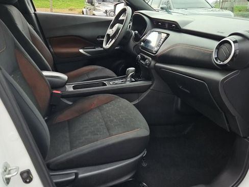 Used 2024 Nissan Kicks SR image 14