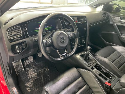 Used 2019 Volkswagen Golf R 4-Door image 18