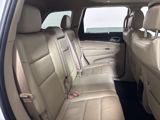 Used 2021 Jeep Grand Cherokee Limited w/ Premium Lighting Group AWD/4WD image 15