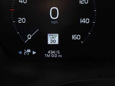 Used 2019 Volvo XC60 T8 Inscription image 22