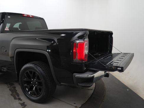 Used 2018 GMC Sierra 1500 SLT w/ SLT Premium Package AWD/4WD image 19