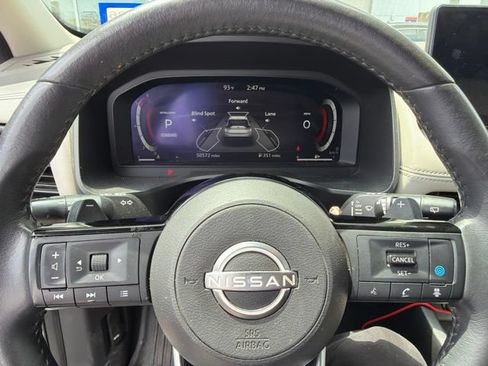 Used 2024 Nissan Rogue SL w/ SL Premium Package FWD image 15