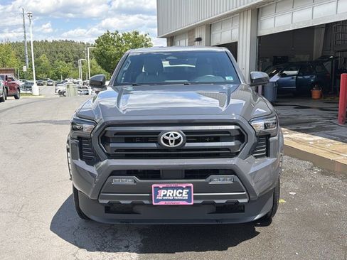 Used 2025 Toyota Tacoma SR5 AWD/4WD image 2