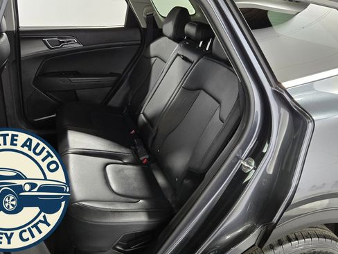 Used 2023 Kia Sportage EX w/ EX Premium Package image 26