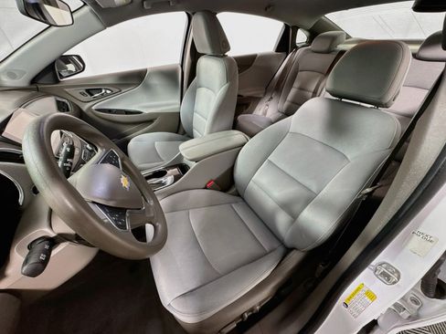 Used 2019 Chevrolet Malibu LT FWD image 14
