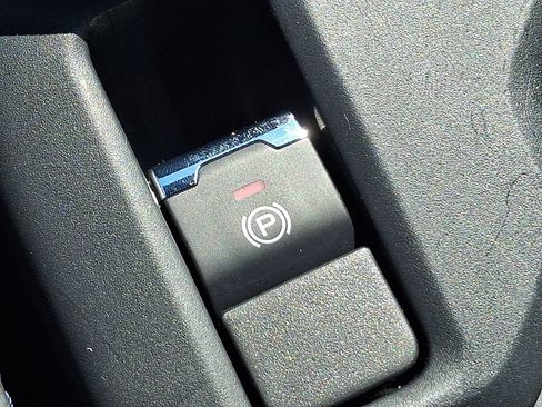 Used 2025 Subaru Forester Premium AWD/4WD image 26