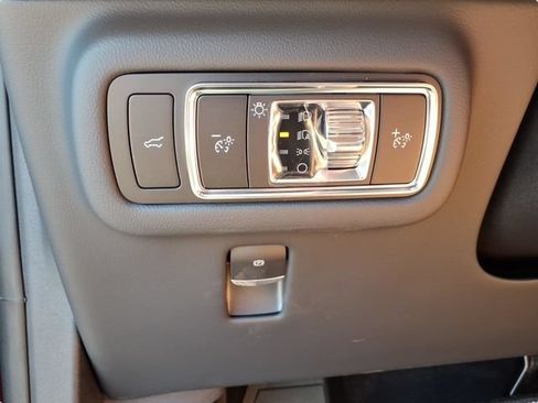 Used 2024 Lincoln Nautilus Reserve AWD/4WD image 22