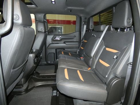 Used 2024 GMC Sierra 1500 AT4 w/ AT4 Preferred Package image 28