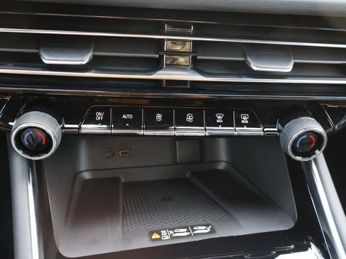 New 2026 Chevrolet Traverse LT w/ LPO, Floor Liner Package image 11