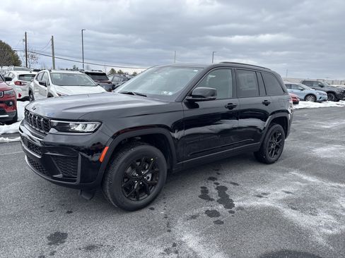 New 2026 Jeep Grand Cherokee Altitude AWD/4WD image 3