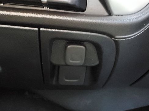 Used 2014 GMC Sierra 1500 SLE w/ SLE Value Package image 21