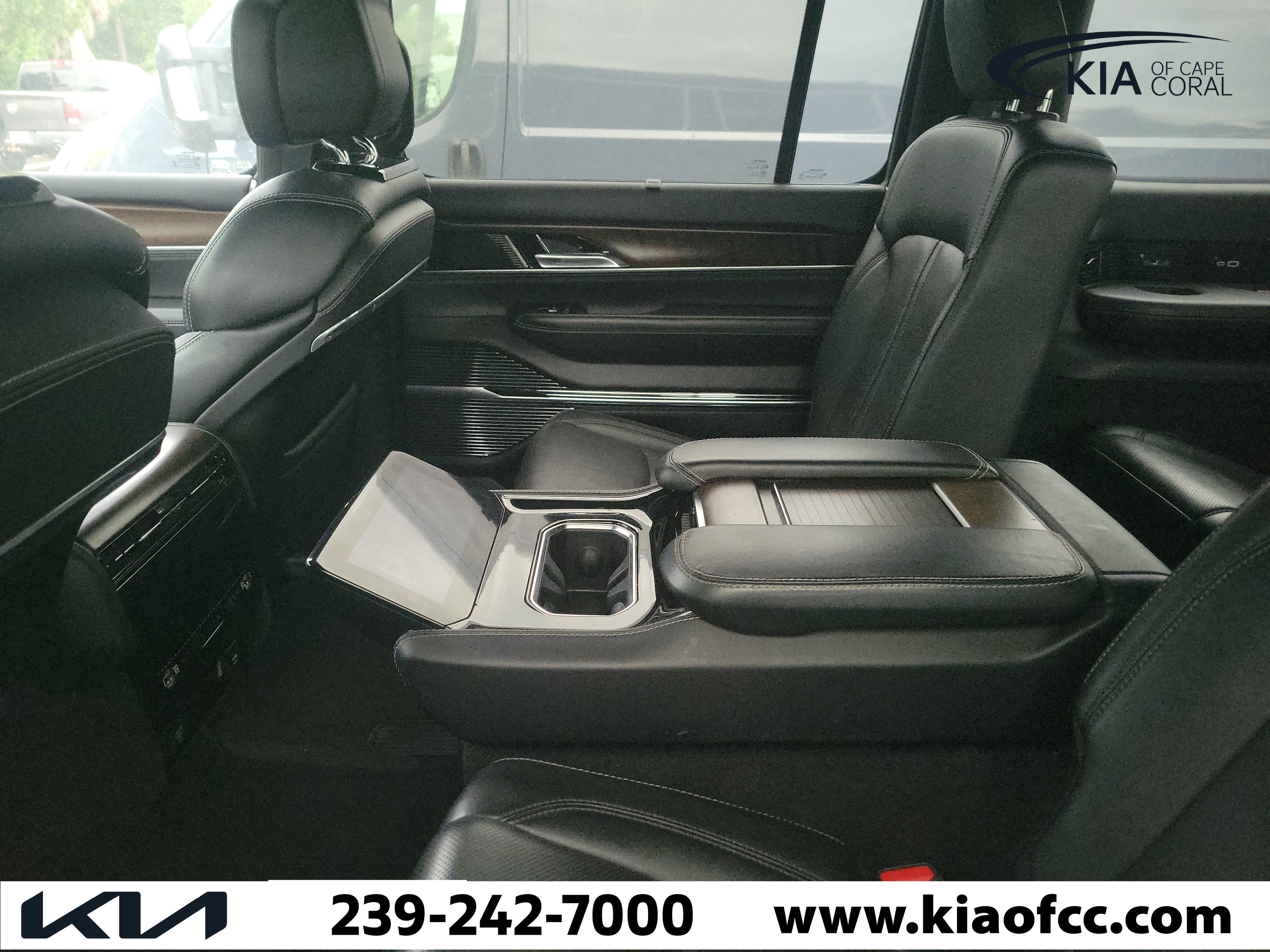 Used 2022 Jeep Grand Wagoneer Series I AWD/4WD image 10