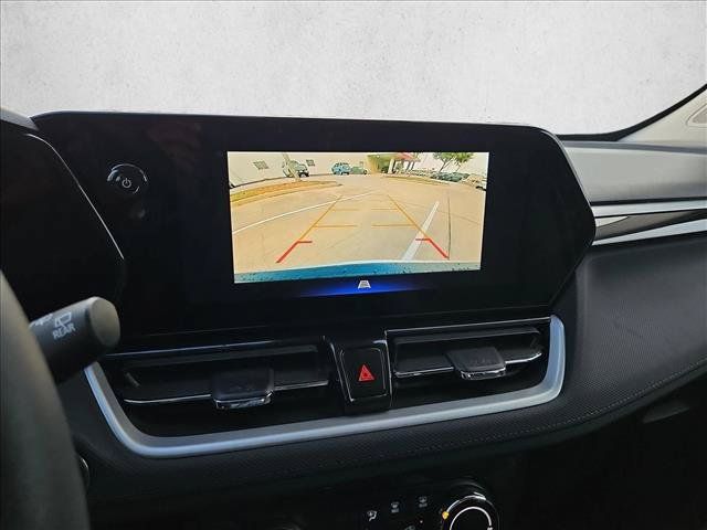 Used 2025 Chevrolet TrailBlazer LT FWD image 13