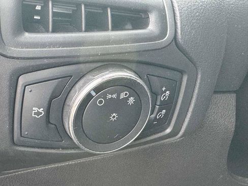 Used 2013 Ford Focus SE FWD image 38
