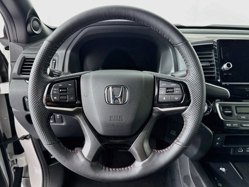 Certified 2024 Honda Ridgeline Black Edition image 11