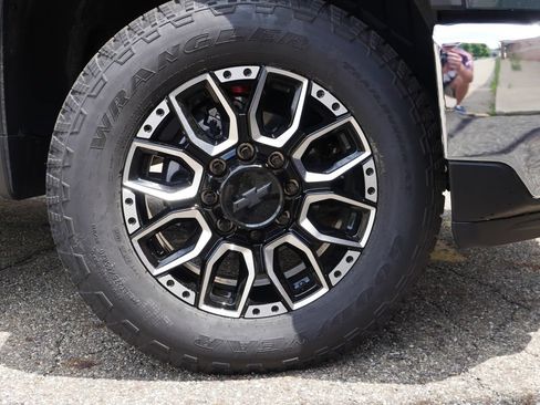 New 2026 Chevrolet Silverado 3500 LT w/ All Star Edition AWD/4WD image 9
