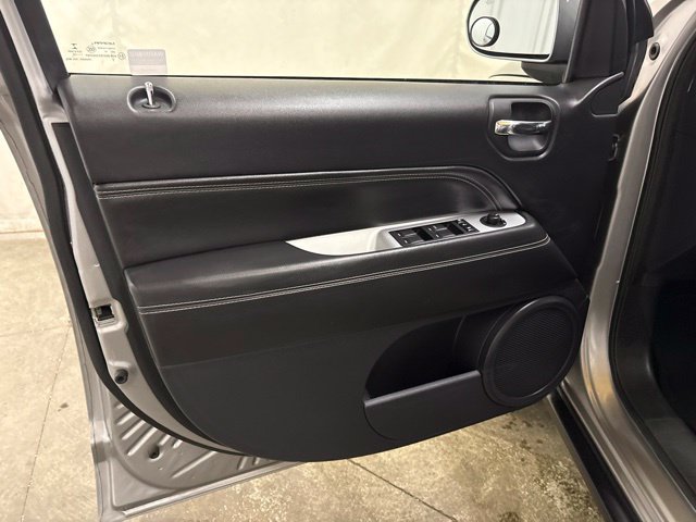 Used 2016 Jeep Compass High Altitude FWD image 30