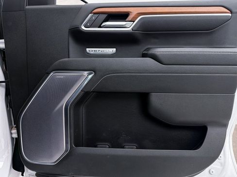 Used 2022 GMC Sierra 1500 Denali w/ Denali Reserve Package image 30