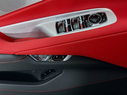 Used 2025 Chevrolet Corvette Z06 RWD image 19