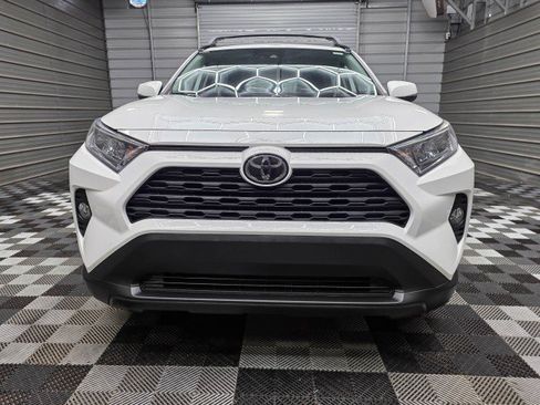 Used 2020 Toyota RAV4 XLE w/ Convenience Package AWD/4WD image 3