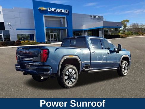 Used 2025 GMC Sierra 3500 Denali w/ Technology Package image 7