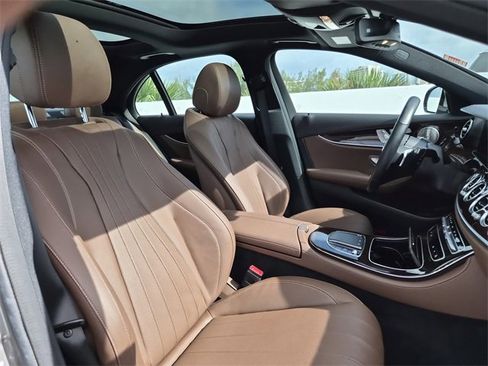 Used 2022 Mercedes-Benz E 350 4MATIC Sedan image 21