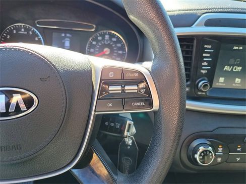 Used 2020 Kia Sorento LX image 16