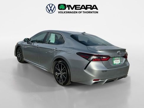 Used 2023 Toyota Camry SE image 3