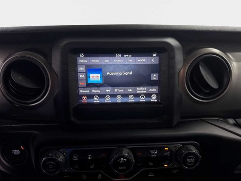 Used 2021 Jeep Gladiator Sport AWD/4WD image 12