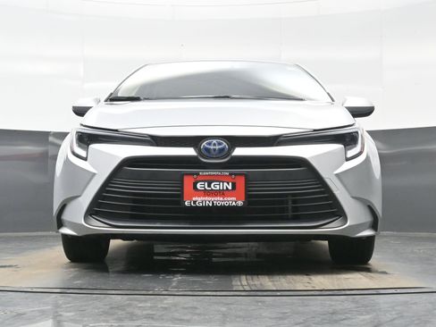 Used 2025 Toyota Corolla LE w/ LE Premium Package image 26