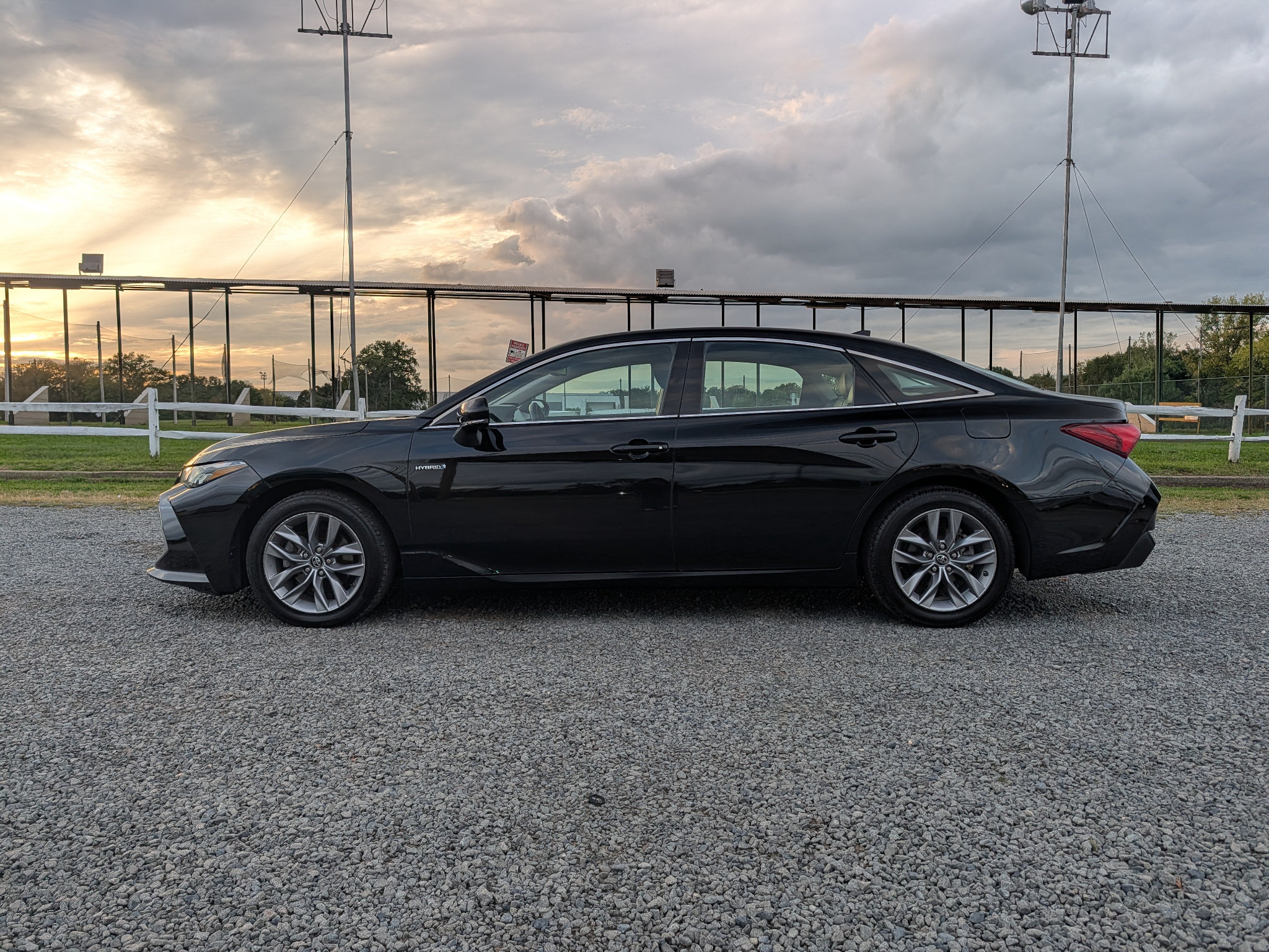 Used 2019 Toyota Avalon XLE w/ Moonroof Package FWD image 8