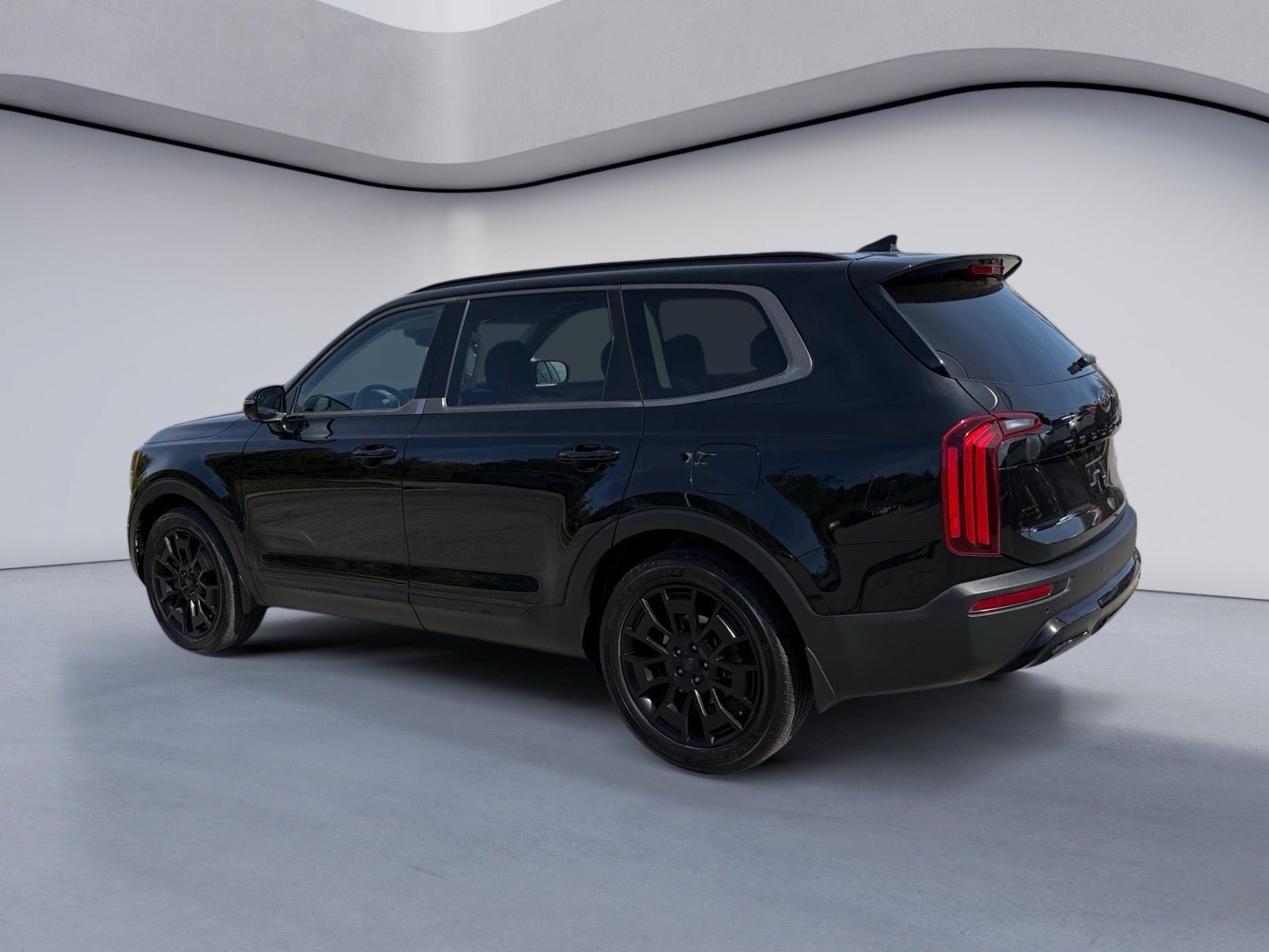 Used 2021 Kia Telluride SX w/ Nightfall Edition Package AWD/4WD image 3