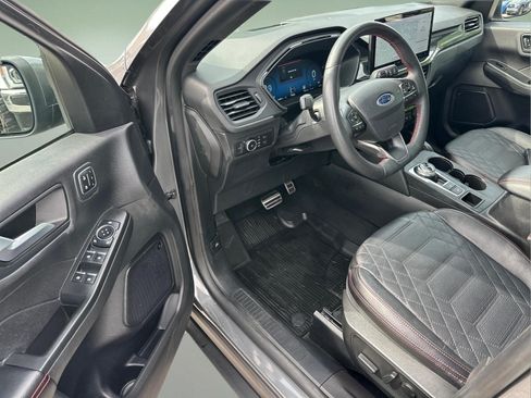 Used 2023 Ford Escape ST-Line Elite w/ Premium Technology Package AWD/4WD image 9