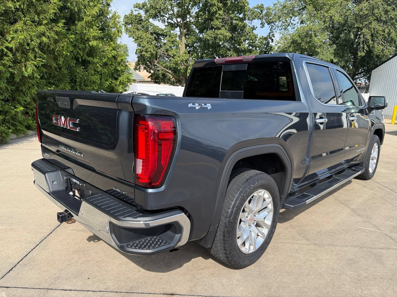 Used 2019 GMC Sierra 1500 SLT w/ SLT Premium Plus Package AWD/4WD image 31