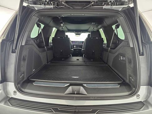 New 2026 Cadillac Escalade ESV Luxury image 16