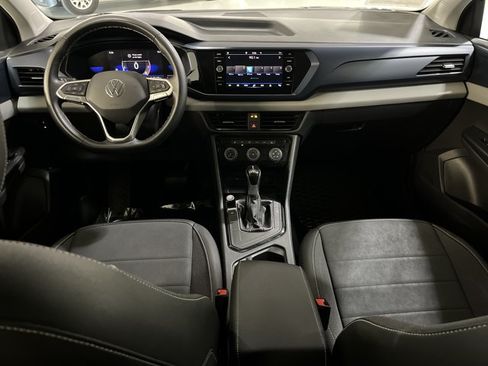 Certified 2023 Volkswagen Taos SE w/ Panoramic Sunroof Package FWD image 25