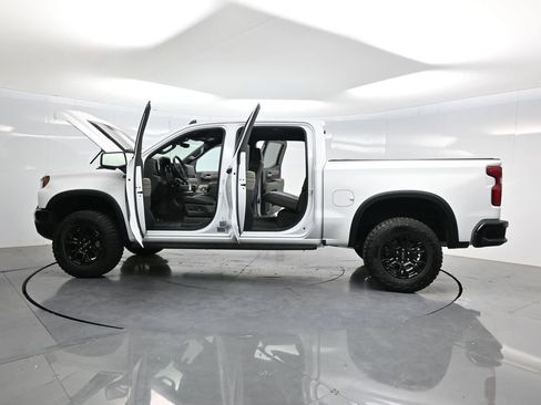 Used 2025 Chevrolet Silverado 1500 ZR2 AWD/4WD image 51