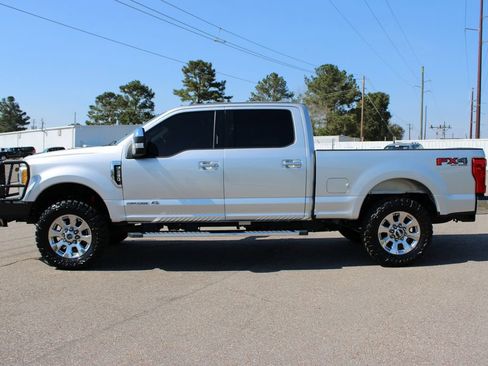 Used 2017 Ford F250 Lariat w/ Chrome Package AWD/4WD image 3