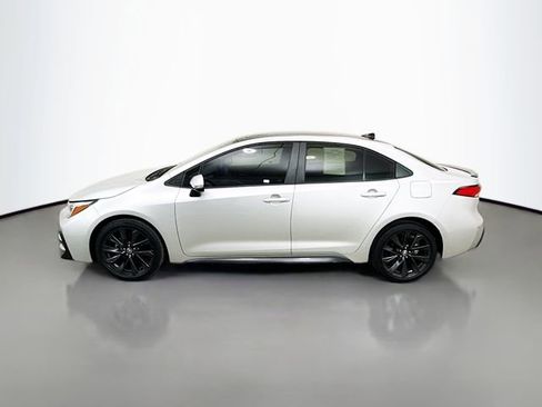 Used 2023 Toyota Corolla SE image 4