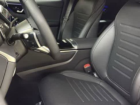 Used 2026 Mercedes-Benz GLC 300 4MATIC image 25