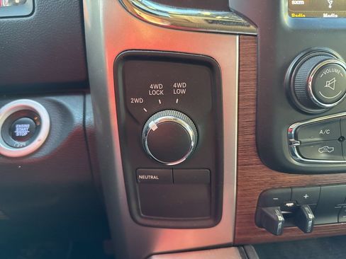 Used 2018 RAM 2500 Laramie w/ Cold Weather Group image 17