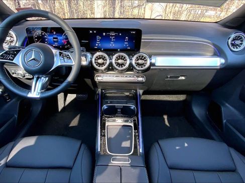 New 2026 Mercedes-Benz GLB 250 4MATIC image 5