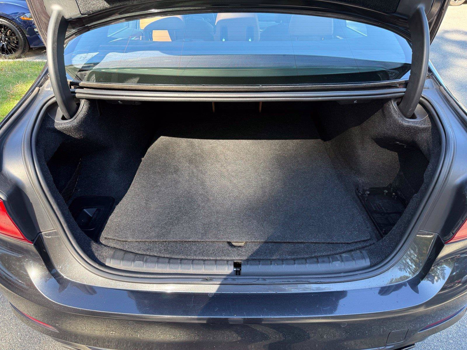 Used 2018 BMW 530i RWD image 12