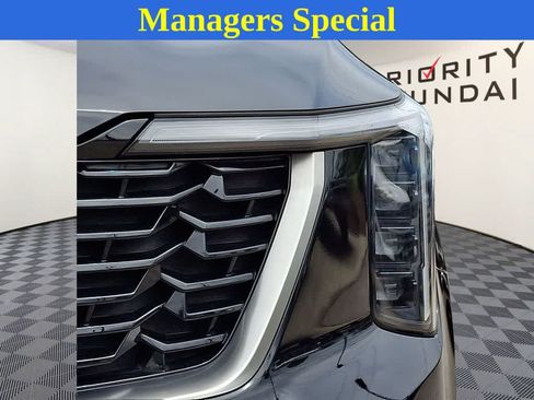 Used 2024 Kia Sorento S AWD/4WD image 8