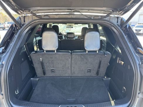 Used 2025 Ford Explorer ST-Line w/ ST-Line Street Pack image 12