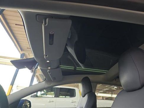 Used 2022 Tesla Model 3 Long Range image 17