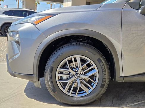 Used 2024 Nissan Rogue S AWD/4WD image 11